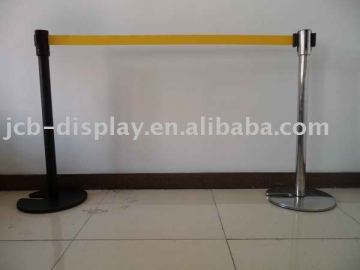 4 way portable black post with yellow belt queue barrier(G30)