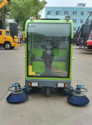 fully enclosed road sweeper