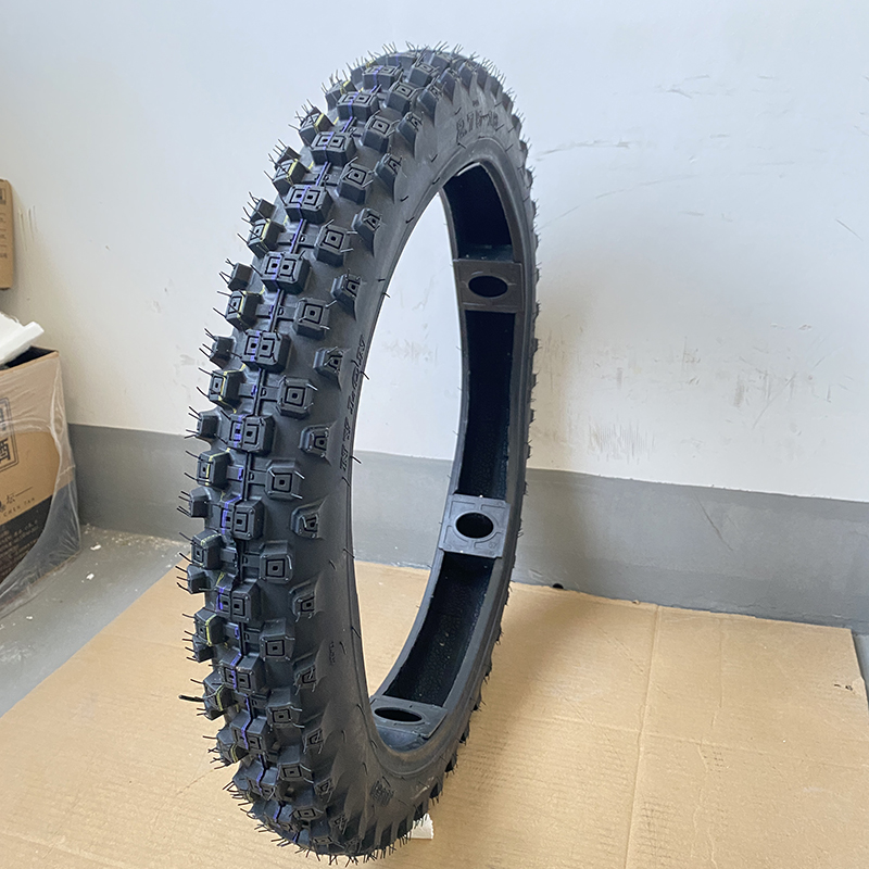 Wear-resistant tires 2.75-18 JD851