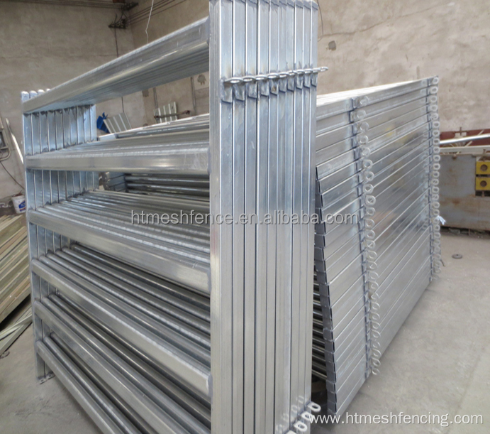 6 Rails Holding Portable Cattle Yard Panel