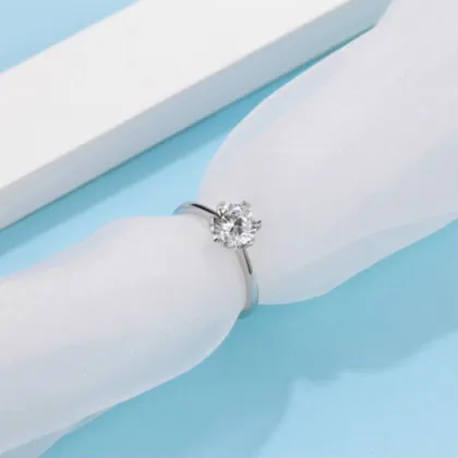 Elegant 925 Sterling Silver Moissanite Diamond Heart Ring