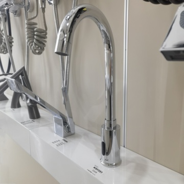 Robinet de capteur grand: robinets de cuisine sans contact pour lavabos modernes