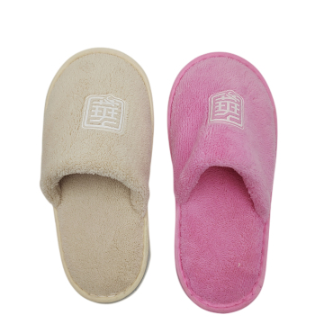 Manufacturer low factory price coral fleece velvet material disposable hotel slippers