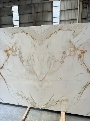 Calacatta Gold Quartz Stone: 3D Impression Premium Countertop and Island