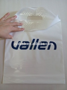 Milk White Custom Printed LDPE Reinforced Handle Die Cut Bag With Bottom Gusset