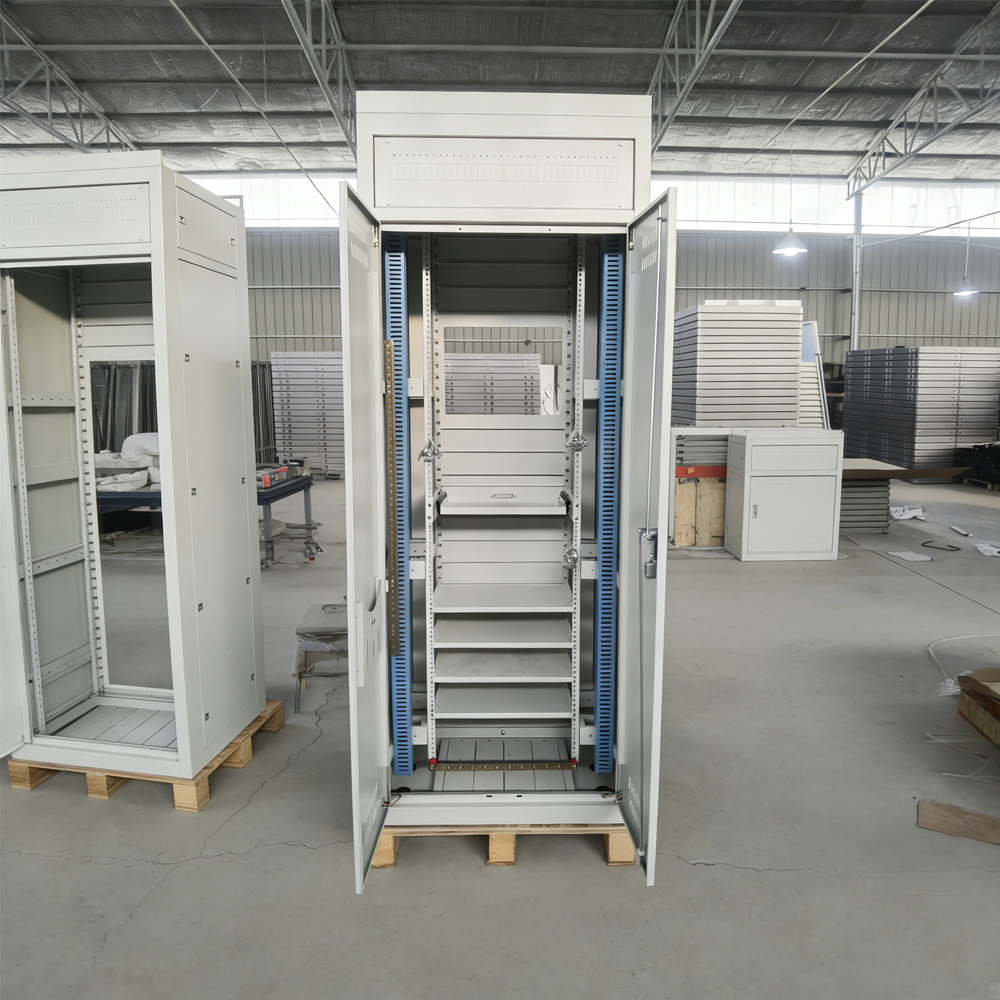 Various types of tooling, fixtures and machined parts48jpg