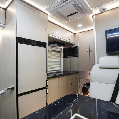 High Configuration 4x4 RV Camper Van - Changgang Fengjing Motor Home for Sale in China