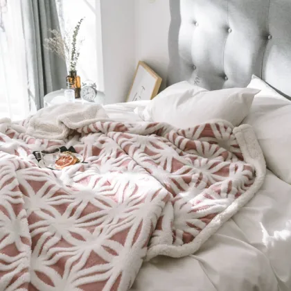 Cozy Double Sided Flannel Sherpa Fleece Quilt Blanket for Couch Sofa