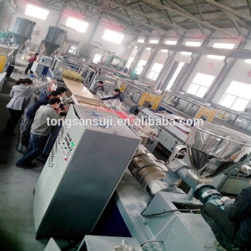 Holz -Plastik -Türherstellung Maschine/ WPVC -Türpanel -Extrusionslinie