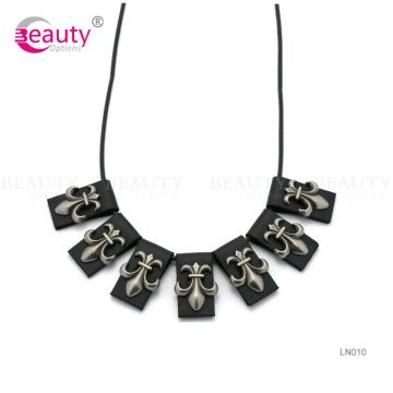 Wholesale Genuine Leather Necklace Jewelry with Long Cross Pendant