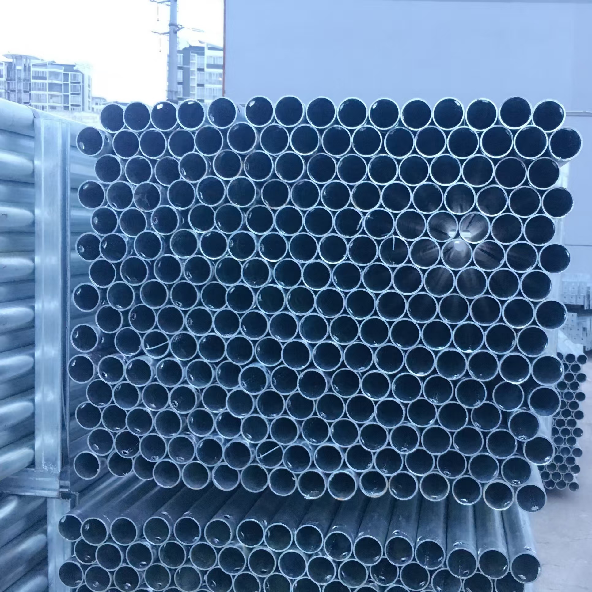 Galvanized steel tubes in solar mounting systems