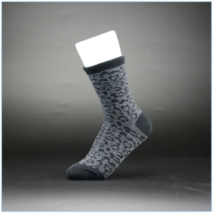 Custom cotton socks logo sport socks OEM