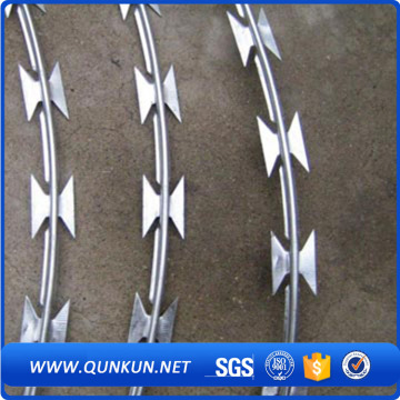 roll and clips cross type razor wire