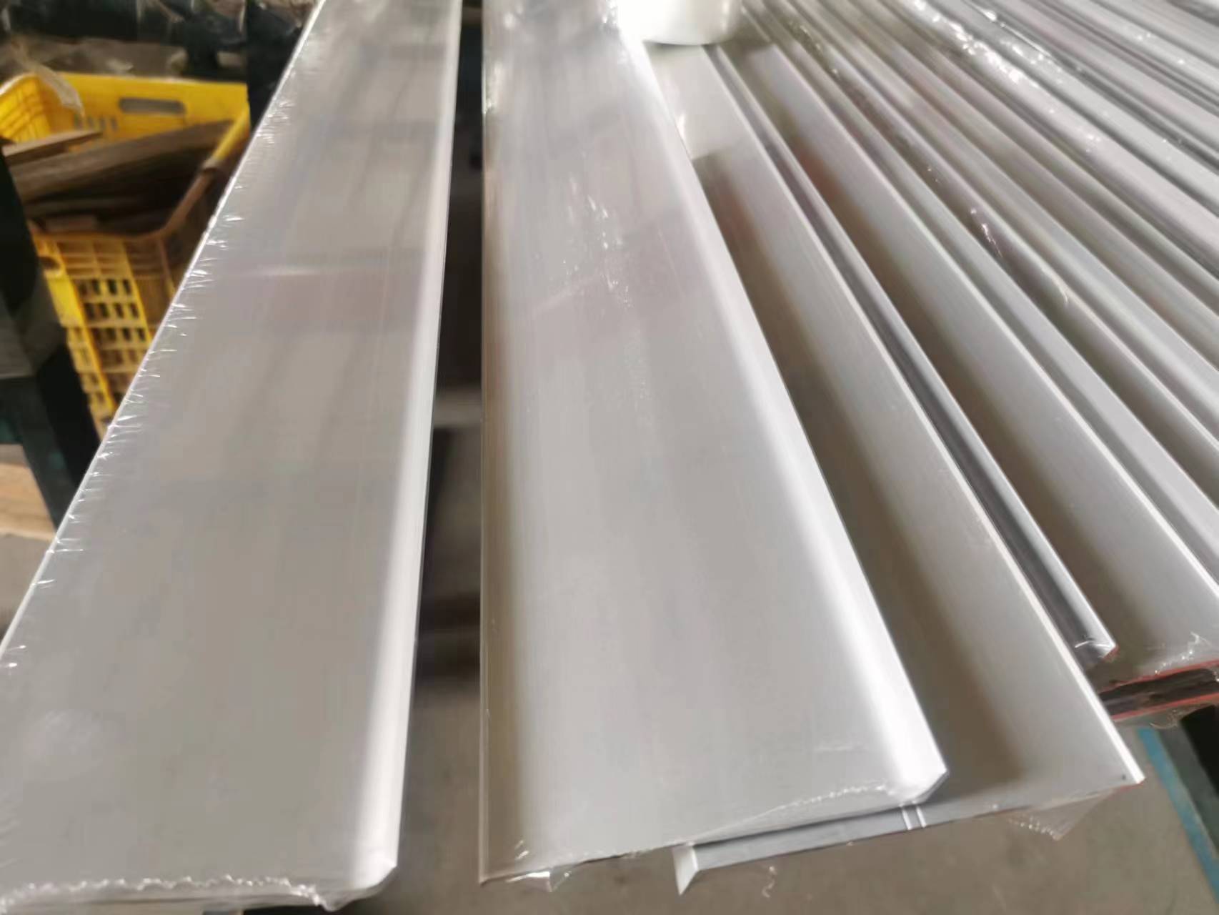 Aluminium plirtebord verschillende oppervlaktetradenprofielen