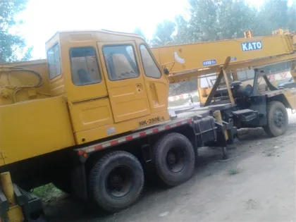 Used Kato Crane NK250E