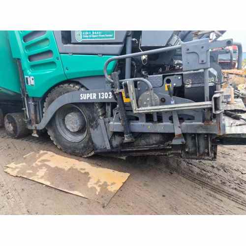 Pavimentadora telescópica com rodas usadas