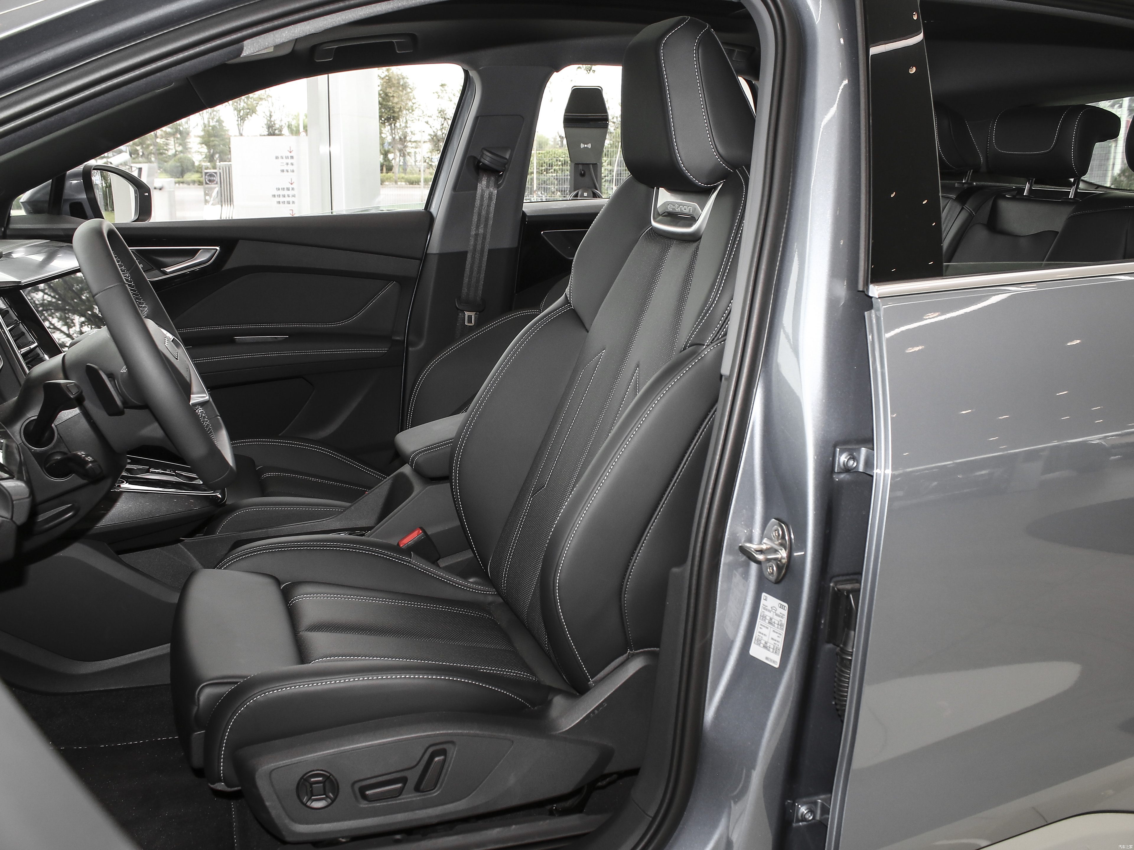Audi Q4 e-tron CHUANGJING Edition Pre-Owned Electric SUV