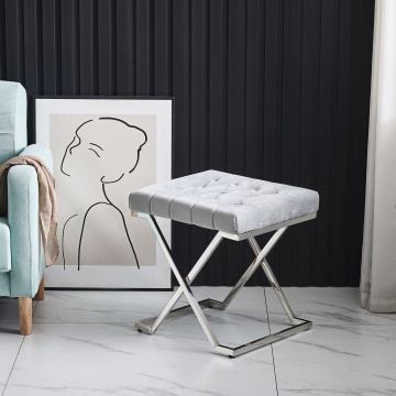 Banqueta moderna de veludo com design chique