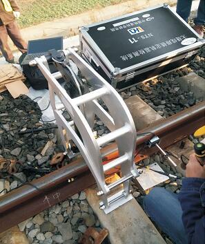 Continuously welded rail stress-free temperature detection