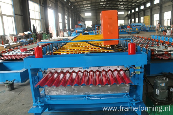 color steel corrugated roll former