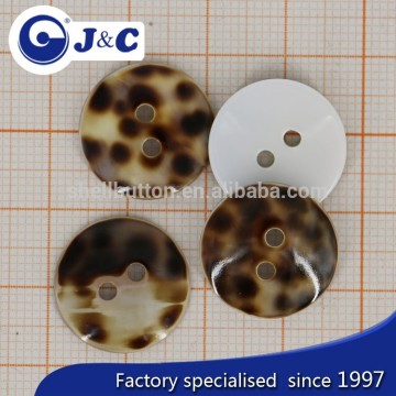 2015 fashion OEM nature color Tiger Cowrie shell button