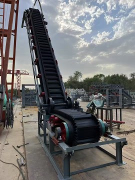 Industrial material conveyor belt
