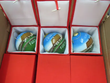 Custom Decorative Glass Snuff Bottles: A Unique Collection by Chinese Professional Folk Artists