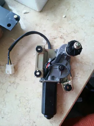 APPLY TO Hyundai 215/225-7 digger lucas wiper motor 90,24V wiper motor
