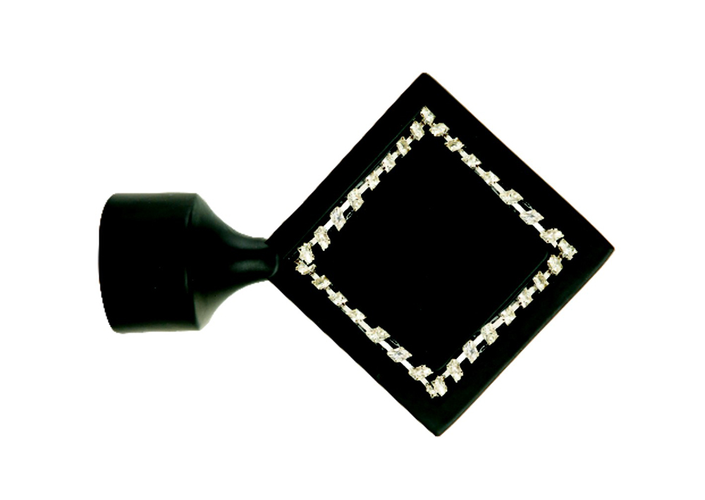 Met diamanten ingelegde metalen gordijnranken