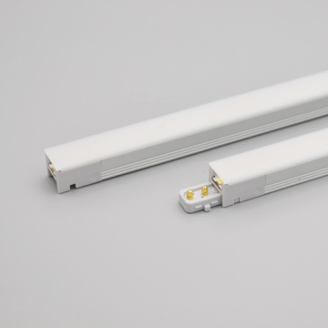 Lampada lineare collegabile e modulare per l'illuminazione del display al dettaglio