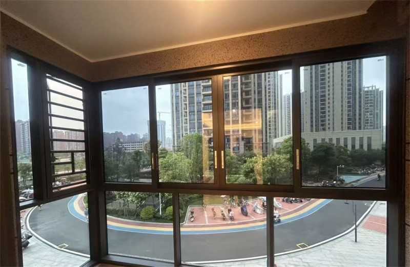 Durable Sliding Window Systems with Stylish Appearance