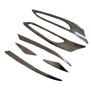 High-Quality Novit Style Carbon Fiber Hood Vent Trim and Fender Vent Trim for Ferrari 812 Superfast (2017-2020) Body Kit Accessory