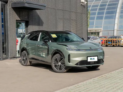 Lynk & Co 08: 2023 Chinese PHEV SUV