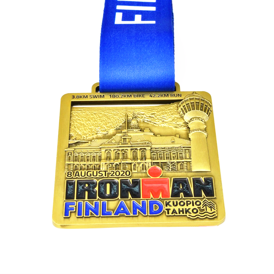 3,8 km zwemmen 180,2 km fiets 42,2 km Run triatlon medaille