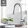 Elegante Deck Montado Pull Down Kitchen Faucet