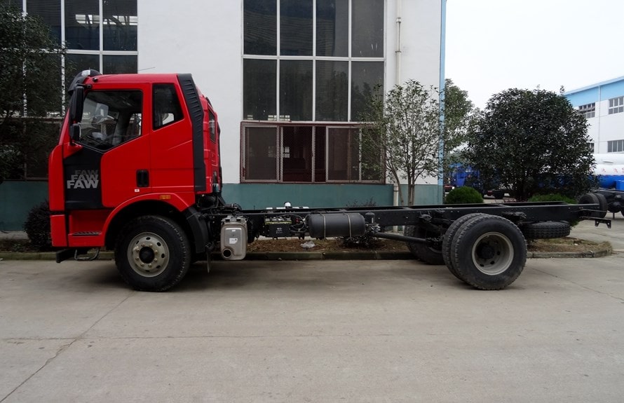 12000 liter water truck chassis 2