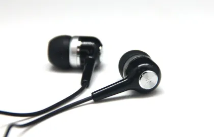 Black Wired Stereo In Ear Monitor Headphones For Mp3 Players