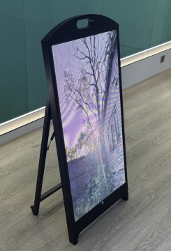 Outdoor Portable LED Signage for Mobile Information Display