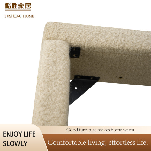 Cama estofada elegante com cabeceira chique