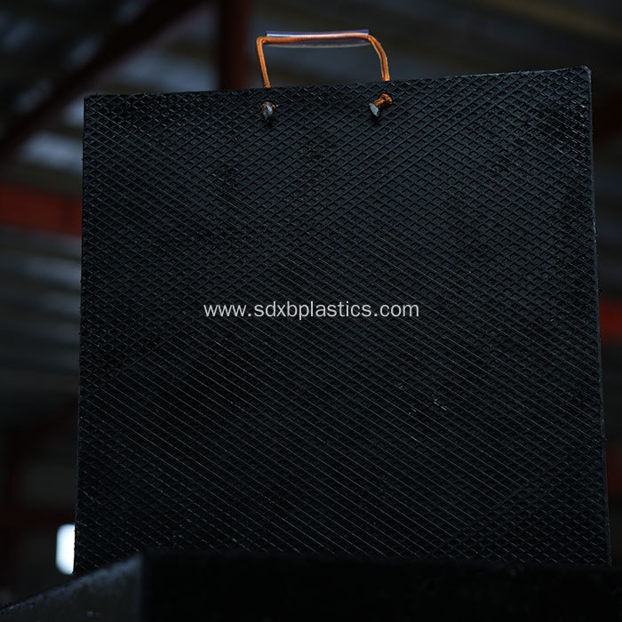 outrigger pads for bucket truck