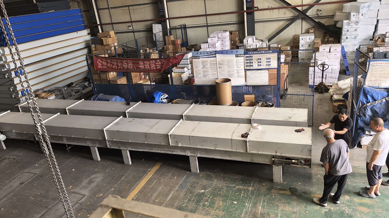 Intelligent Manufacturing Sets Sail Overseas: Hengbiao Technology Delivers Two Sets of Stainless Steel Fully Enclosed Quantitative Feeders for Overseas Deployment!