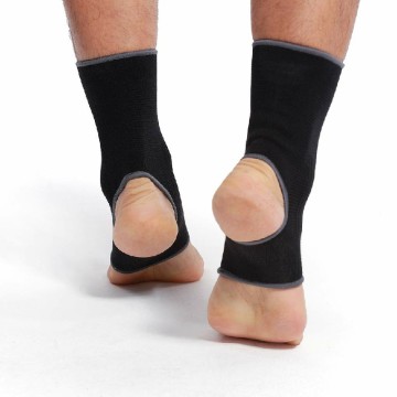 Neopreen Swarte Aktive Aircast Foot En Enkel Brace