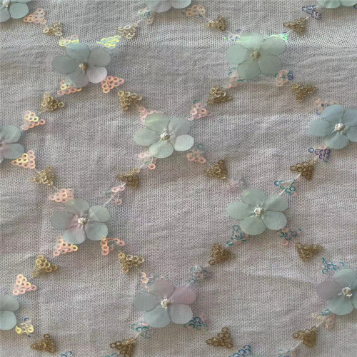Fancy 3 mm vérifie les paillettes de broderie laser imprimée sur le tissu en maille