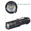 Vattentät zoombar taktisk mini LED -ficklampa