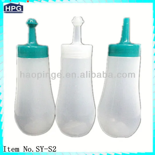 Plastic 12 oz Squeeze Sauce Bottles