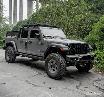 High Quality Fender Trim Extension for Jeep Gladiator JT - Original Accessories by Maiker Manufacturer