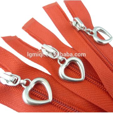 Wholesale cheap zippers metal/plastic/nylon fancy puller