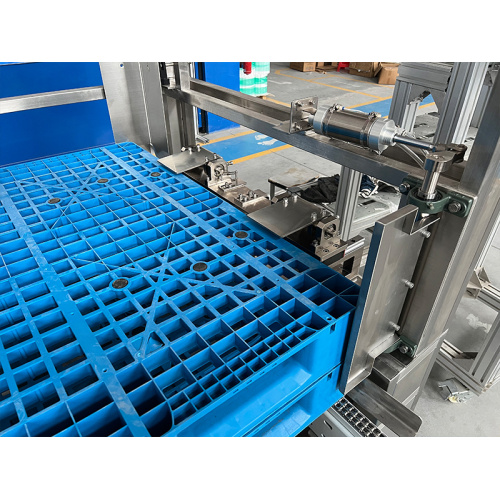 Автоматическая машина для штабелирования поддонов