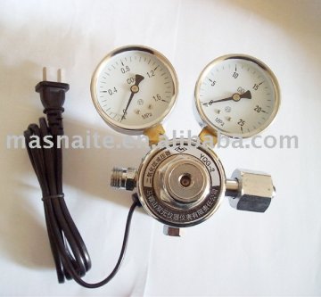 Electrical heater CO2 pressure regulator