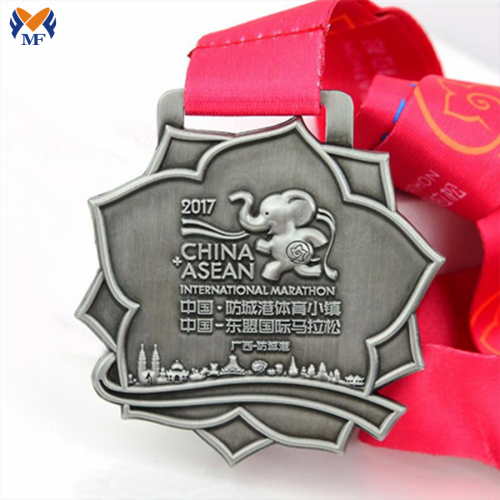 เหรียญรางวัล Silver Marathon Award